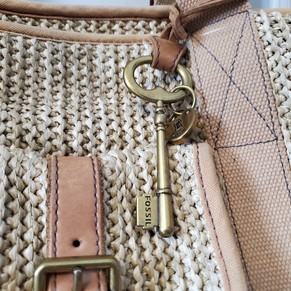 Vintage Fossil straw/wicker leather tote - Picture 3 of 13